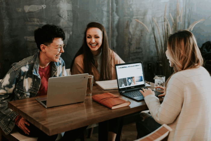 Créer une entreprise sociale et solidaire à Paris : les éléments essentiels à savoir pour réussir votre projet en 2025